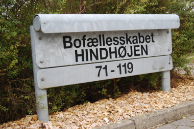 Skilt med teksten Hindhøjen 71-119