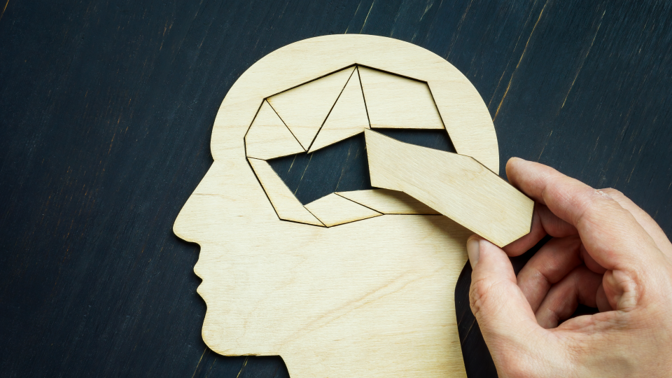 hjerne med manglende puslespilsbrik