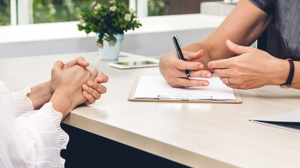 Hænder i samtalesituation